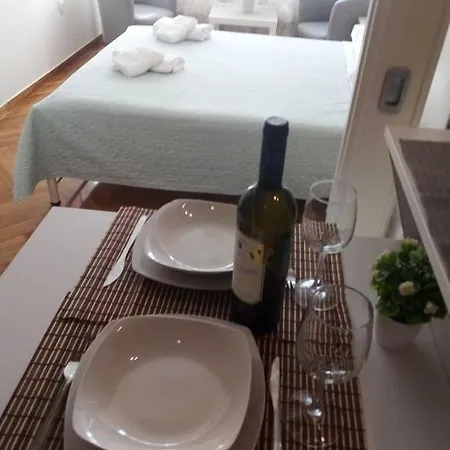 Sylvia' S Apartment